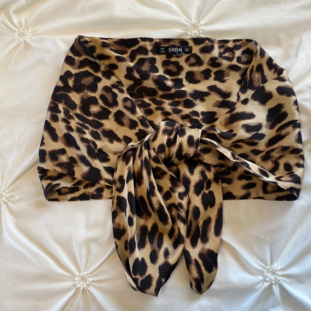Cheetah cropped scarf top